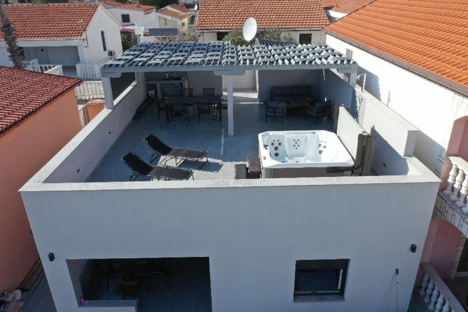 Villa Vila Pedinka à Vir Extérieur photo