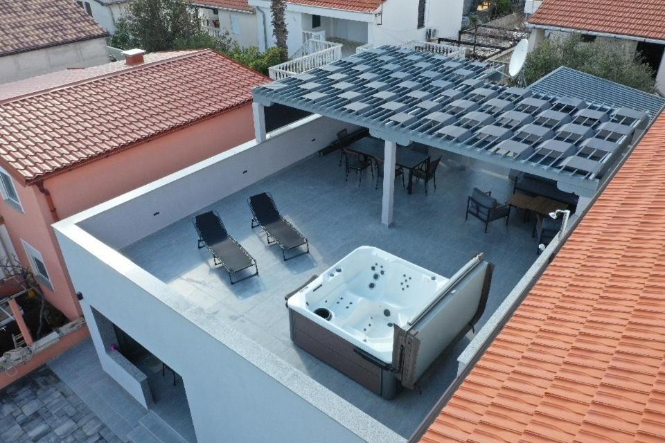Villa Vila Pedinka à Vir Extérieur photo